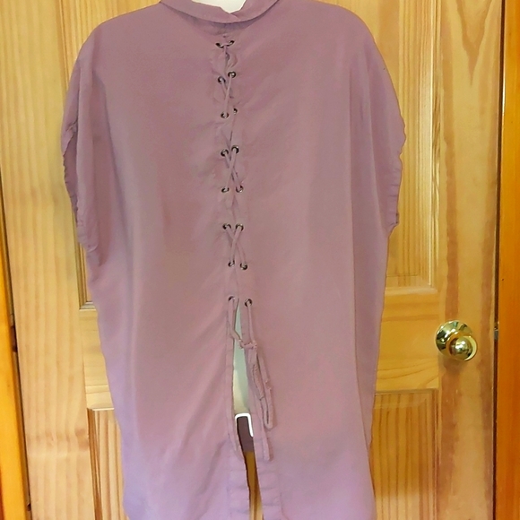 Lace up back button down shirt - Picture 3 of 5